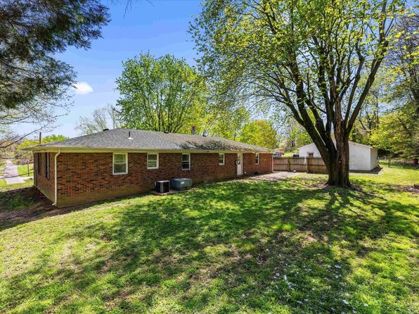 504 S 10th St, Rockport, IN 47635