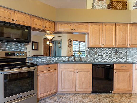 4th image of 8715 Boysenberry Dr