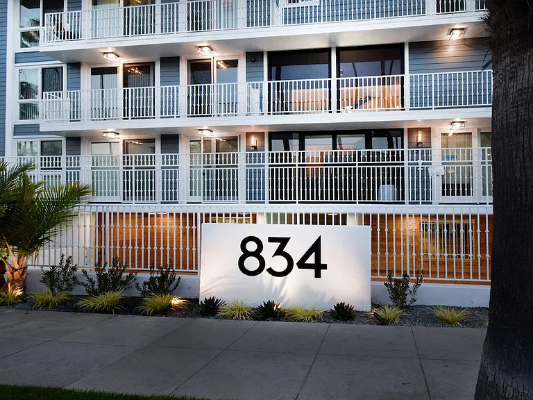 A Santa Monica Sanctuary: 834 Fourth Street — Photo 7