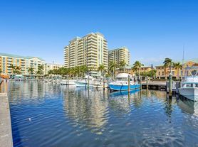 625 Casa Loma Blvd