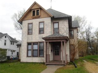 221 E 14th St, Davenport, IA 52803