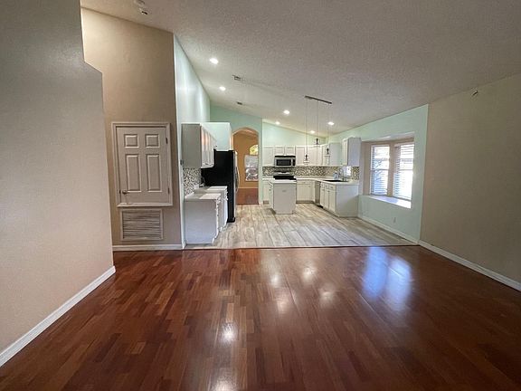 2nd image of 17416 Woodfair Dr