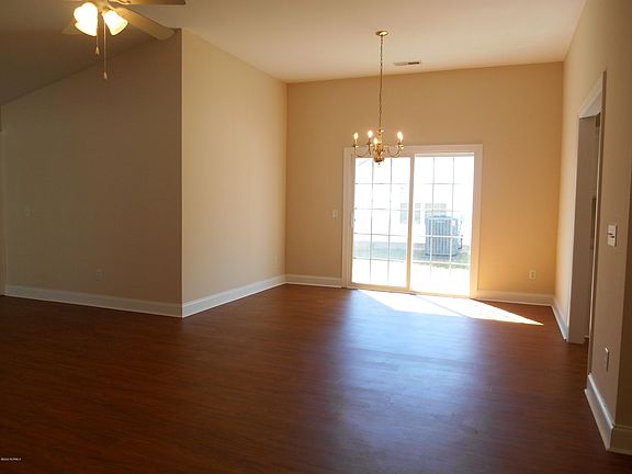 4th image of 4987 Glen Cove Drive SE