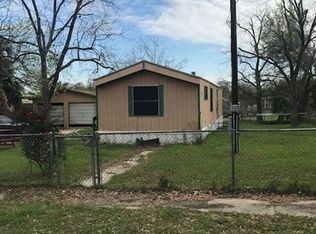 302 Miller St, Natalia, TX 78059