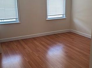 2359 26th St #2R, Astoria, NY 11105