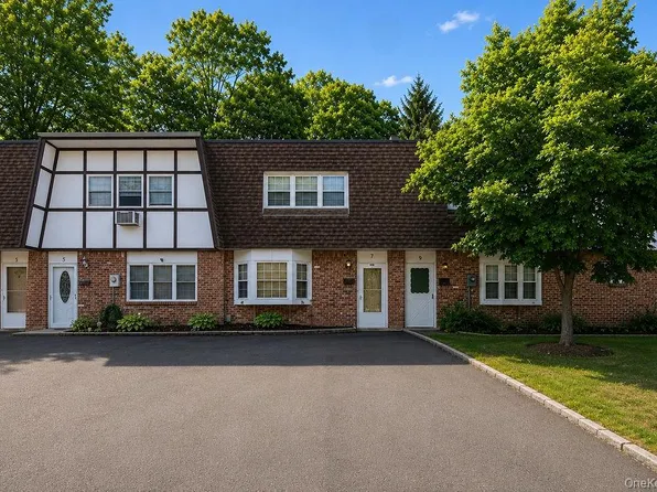7 Roundtree Court, Beacon, NY 12508