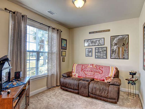 4th image of 1006 Sun Skipper Ln