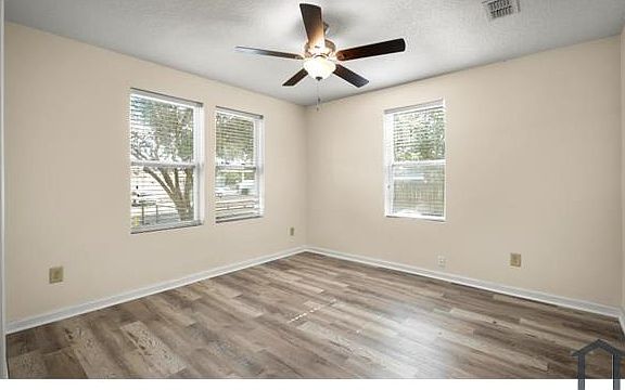 5th image of 12716 Gillespie Ave