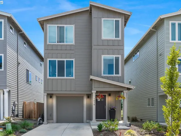 1030 E Ginger Root Ct, Newberg, OR 97132