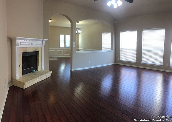 4th image of 23027 Airedale Ln