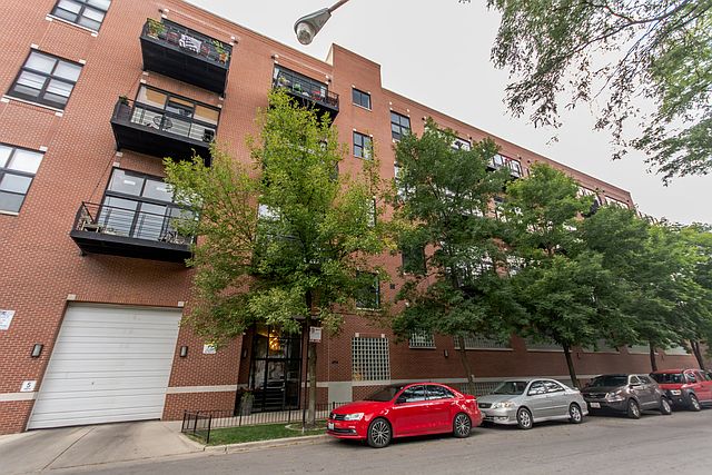 1st image of 1934 N Washtenaw Ave APT 304