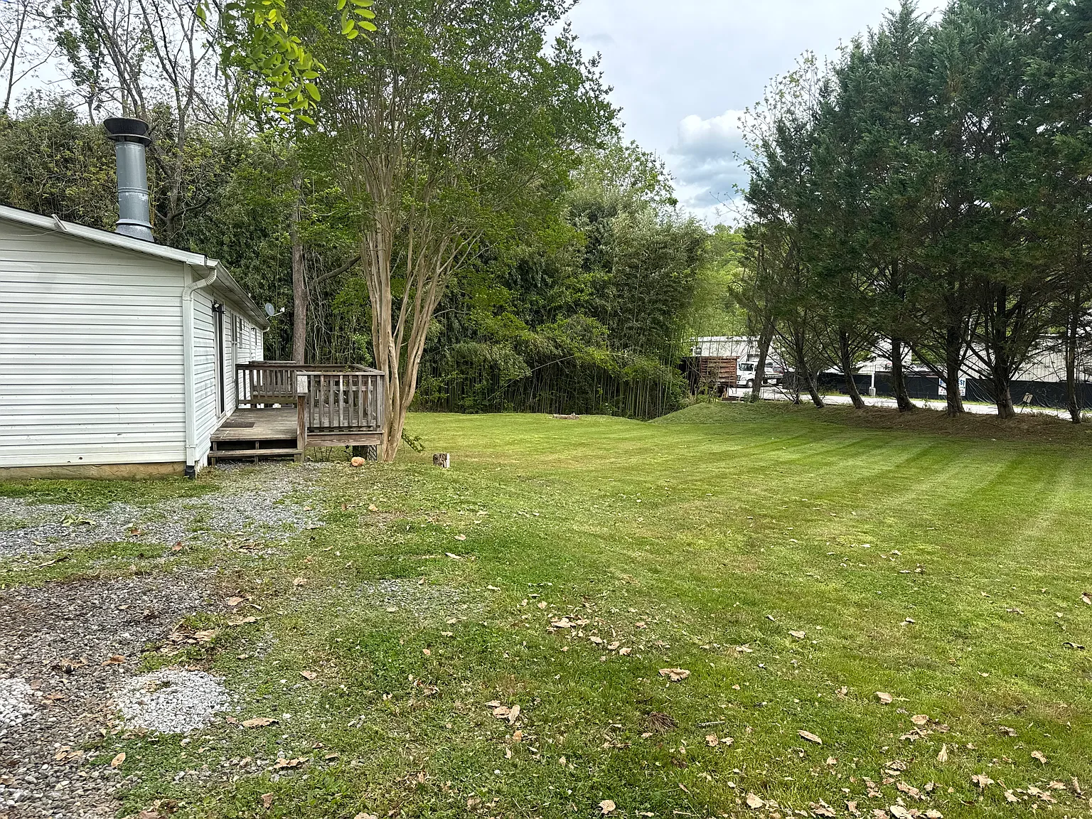 4 bed, 2.5 bath, 2100 sqft, $2,000 — Photo 2