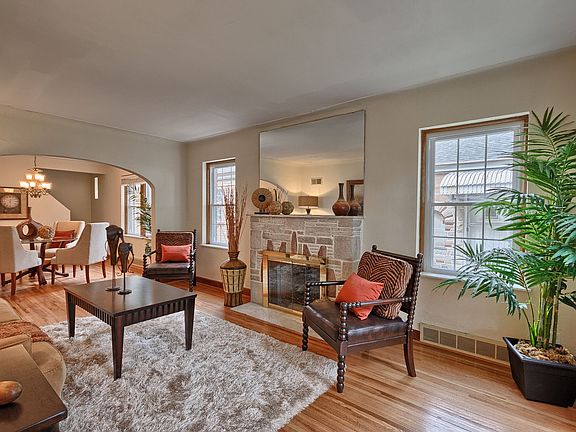 2nd image of 5835 Loran St