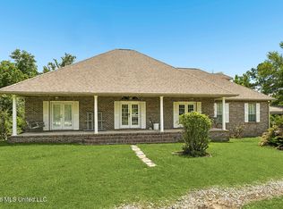 825 Liberty Rd, Picayune, MS 39466