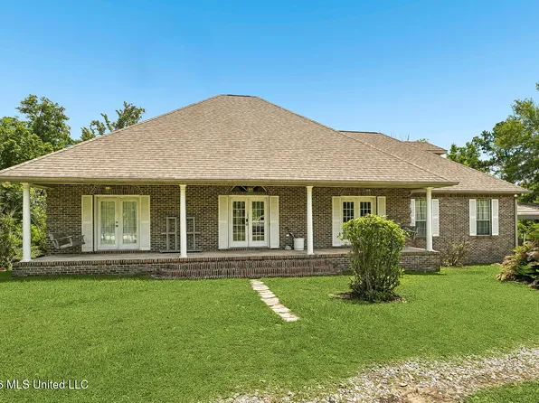 825 Liberty Rd, Picayune, MS 39466