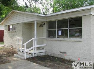 305 E Miller Rd, Garland, TX 75041