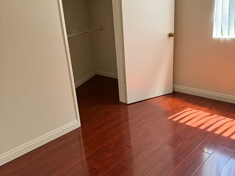 11122 Morrison St #102 — Photo 6