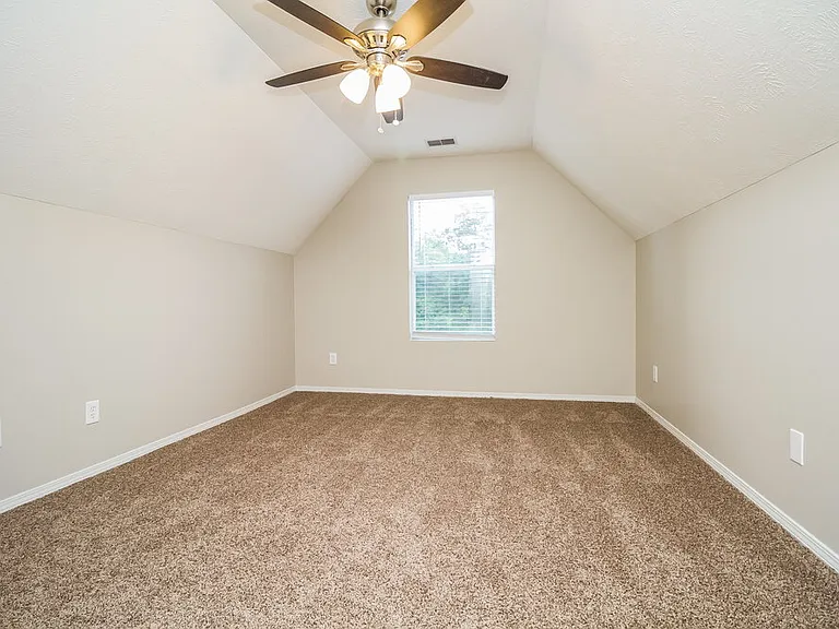 2776 Sutherland Dr — Photo 14