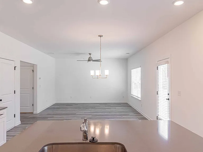 3361 Pepperpike Ct — Photo 7
