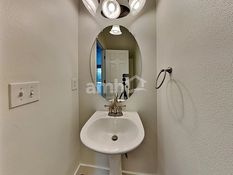 1318 SW 176th Ter — Photo 9