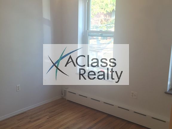 5th image of 2524 27th St #2F