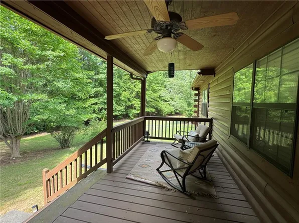 8911 Daer Water Dr, Winston, GA 30187