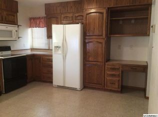 305 Chavis Dr, Hendricks, MN 56136