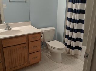 7642 Centerside Ct, Falls Church, VA 22043
