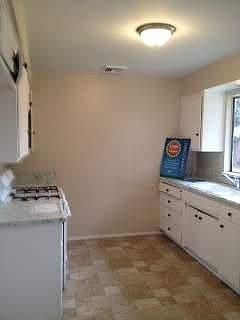 2nd image of 2100 Milford Ln