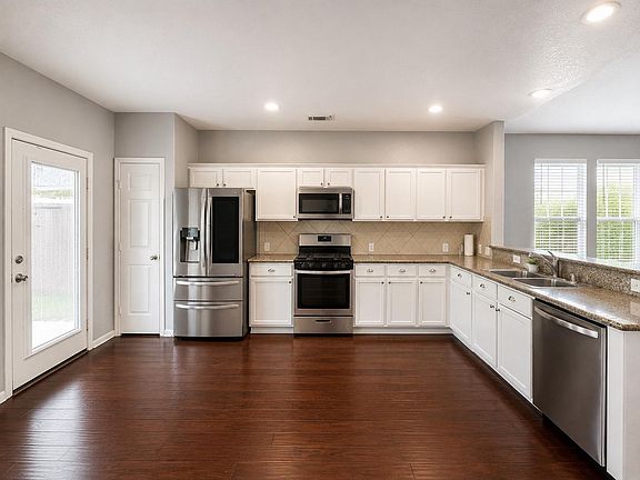 5th image of 9418 Brackenton Crest Dr