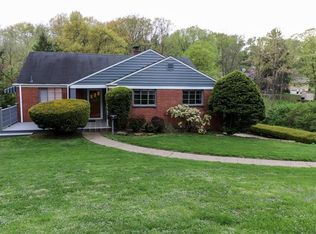 214 Drake Rd, Bunola, PA 15102