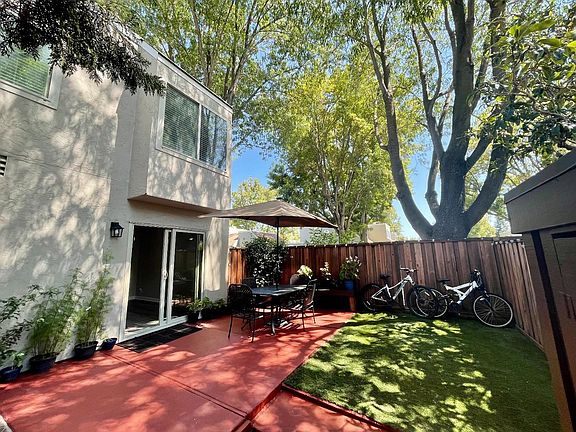 2nd image of 2300 Olivegate Ln