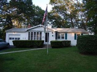 126 Viceroy Rd, Warwick, RI 02886