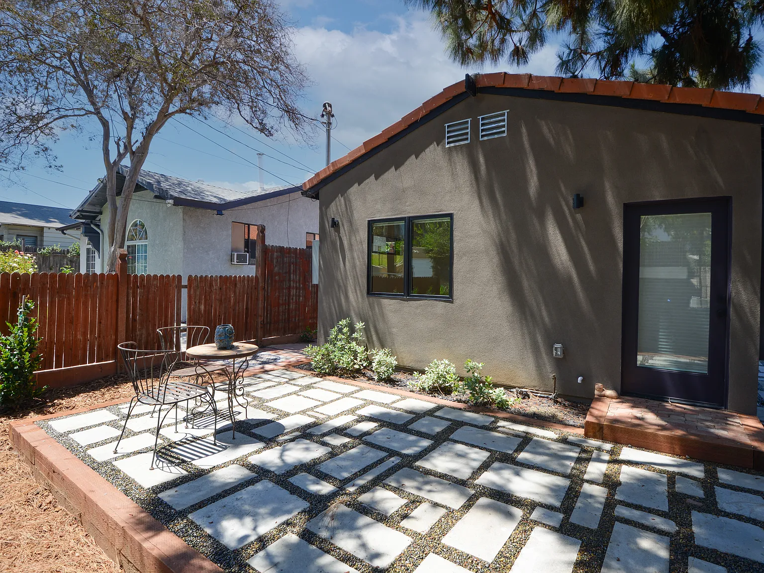 2 bed, 900 sqft, $3,450 — Photo 3