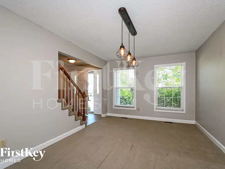115 Gunston Hall Dr — Photo 2