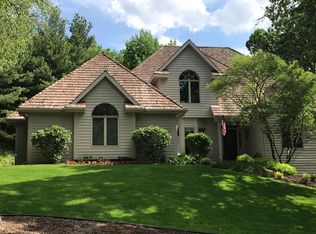 N16W30883 Woodland Hill Dr, Delafield, WI 53018