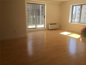 Rented by R New York