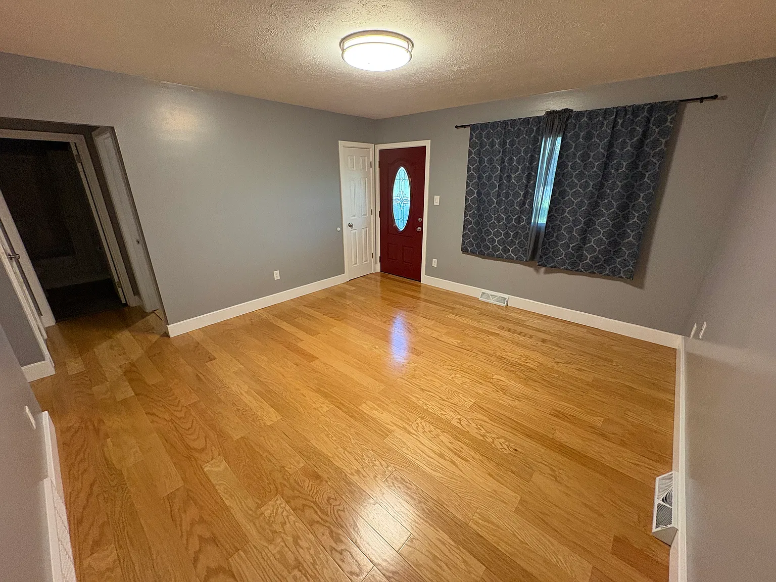 3175 & 3177 Pleasant Dr — Photo 2