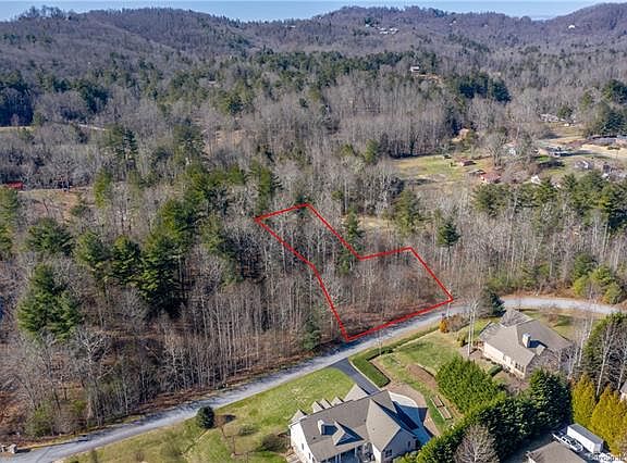 3rd image of 204 Willow Place Cir #11