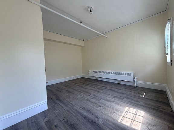 2nd image of 149 Strathmore Rd #6