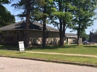 105 Sterling St, Kingsford, MI 49802