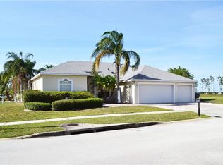 140 Nottingham Way, Davenport, FL 33897