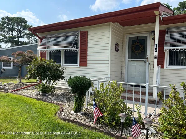 19 Orchard Drive #73, Whiting, NJ 08759