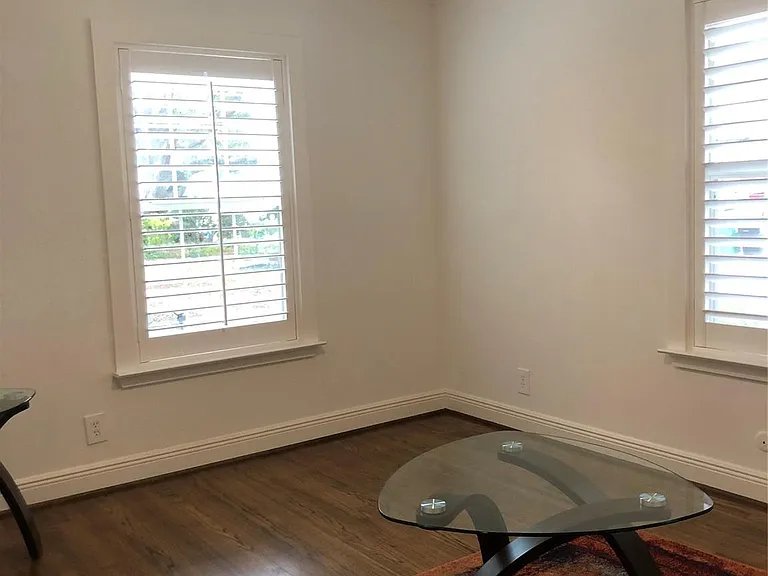 1346 Chantilly Ln — Photo 22