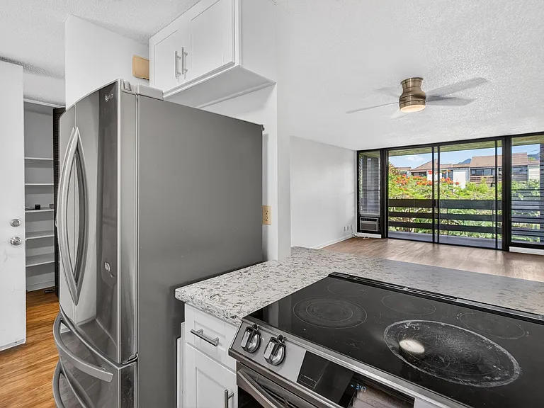 1015 Aoloa Pl — Photo 6