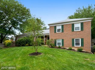 1108 Treeside Ln, Herndon, VA 20170