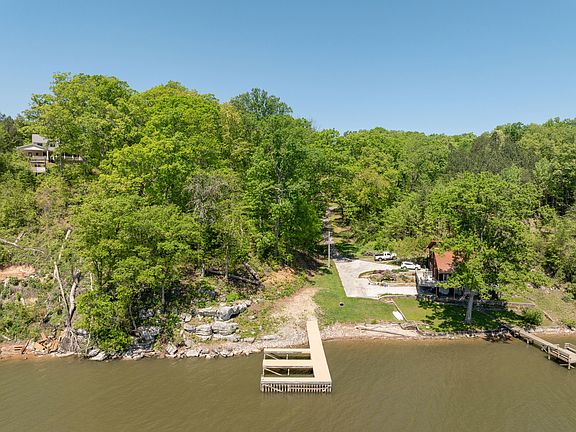 4th image of 15903 Lakewood Dr