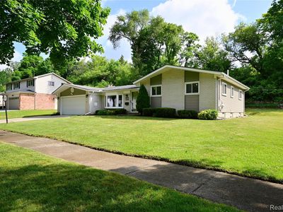 24136 Twin Valley Ct, Farmington, MI, 48336