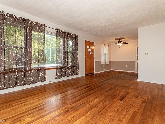 3rd image of 154 Arlington Ave