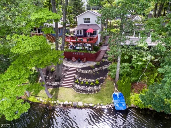 32 Lakeside Trl, Kinnelon Boro, NJ 07405